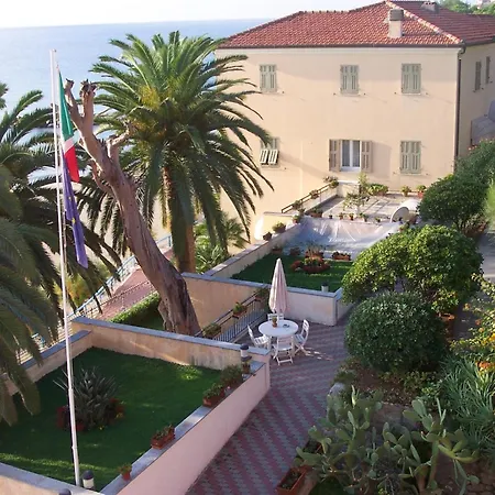 Sacra Famiglia Casa Per Ferie Арма-ди-Таджа