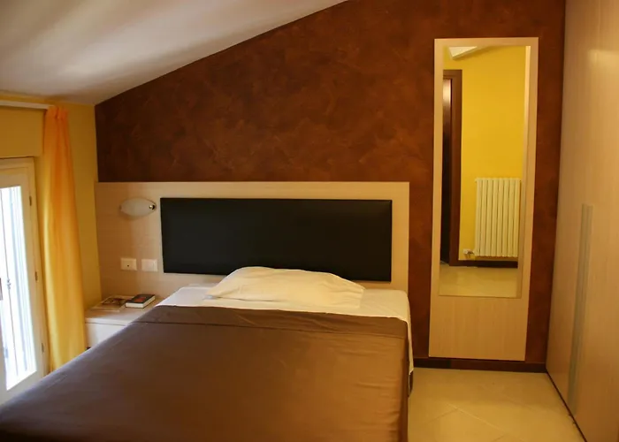 Sacra Famiglia Casa Per Ferie أرما دي تاجيا